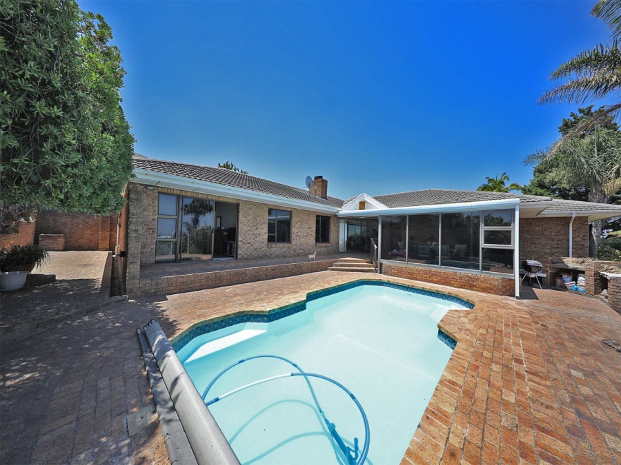4 Bedroom Property for Sale in Plattekloof Western Cape